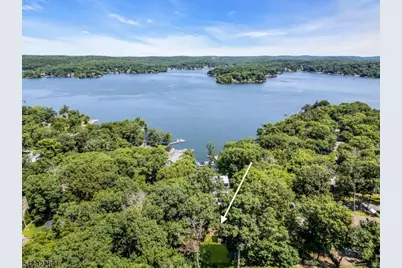 16 Lakeview Rd, Hopatcong, NJ 07843 - Photo 4