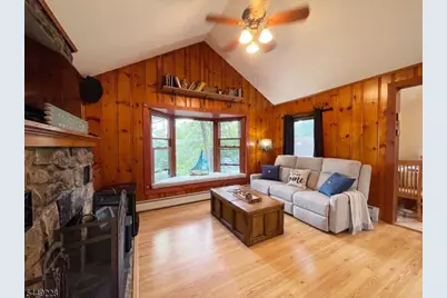 16 Lakeview Rd, Hopatcong, NJ 07843 - Photo 16