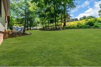 16 Lakeview Rd, Hopatcong, NJ 07843 - Photo 38