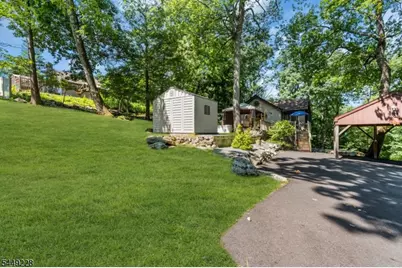 16 Lakeview Rd, Hopatcong, NJ 07843 - Photo 34