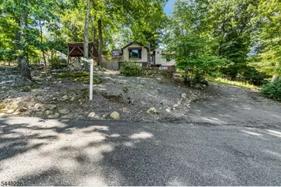 16 Lakeview Rd, Hopatcong, NJ 07843 - Photo 32