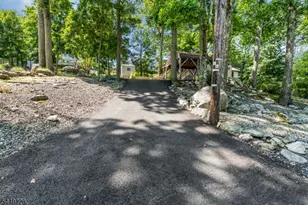 16 Lakeview Rd, Hopatcong, NJ 07843 - Photo 36