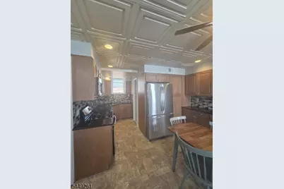 631 2nd Ave, Lyndhurst Township, NJ 07071 - Photo 4