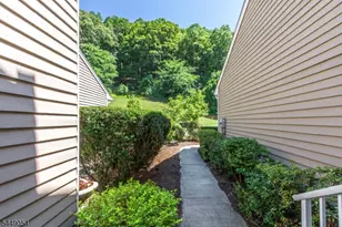 7 Dorset Ln, Bedminster Township, NJ 07921 - Photo 6