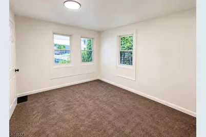 286 Chambers St, Phillipsburg, NJ 08865 - Photo 6