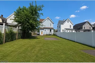 671 W 3rd St, Plainfield, NJ 07060 - Photo 4