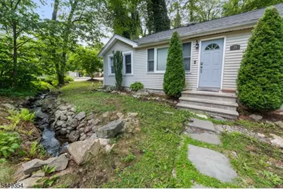 35 Bayonne Dr, West Milford, NJ 07421 - Photo 2