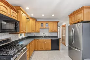 36 Oakland Ave, Franklin Township, NJ 08873 - Photo 10
