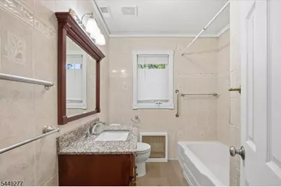 36 Oakland Ave, Franklin Township, NJ 08873 - Photo 12