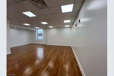407 39th St, Union City, NJ 07087 - Photo 2