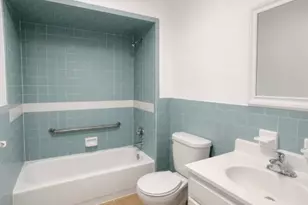 1110 Hampton Pl, Elizabeth, NJ 07201 - Photo 8