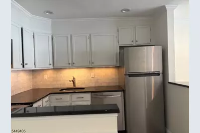 117 Treetop Ct #11, Bloomingdale, NJ 07403 - Photo 2