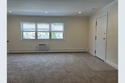 117 Treetop Ct #11, Bloomingdale, NJ 07403 - Photo 4