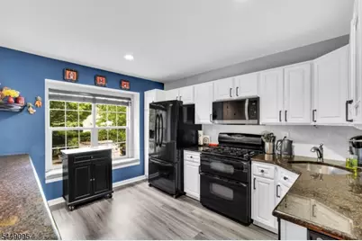 15 Spruce Ter, Mount Arlington, NJ 07856 - Photo 4