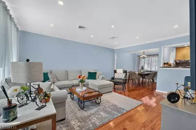 26 Cedar Dr, Rochelle Park Township, NJ 07662 - Photo 2