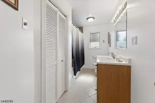 56 Chesapeake Ave, Parsippany, NJ 07034 - Photo 20