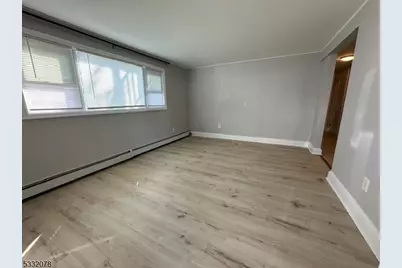 575 Rogers Dr, Roxbury Township, NJ 07850 - Photo 4