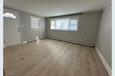 575 Rogers Dr, Roxbury Township, NJ 07850 - Photo 2
