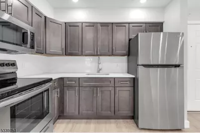 557 S Broad St #C2, Elizabeth, NJ 07202 - Photo 6