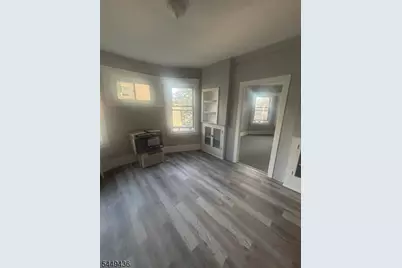 29 Irving St, Newark, NJ 07104 - Photo 4