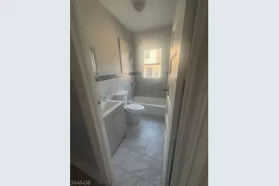 29 Irving St, Newark, NJ 07104 - Photo 2