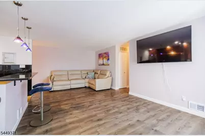 1190 W St George C31C031 #C 31, Linden, NJ 07036 - Photo 6