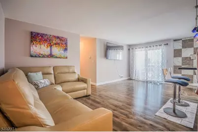 1190 W St George C31C031 #C 31, Linden, NJ 07036 - Photo 4