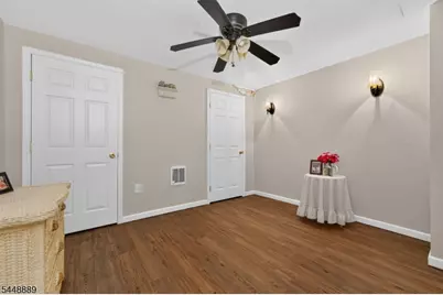 24 Lauren Ln, Lopatcong Township, NJ 08865 - Photo 32