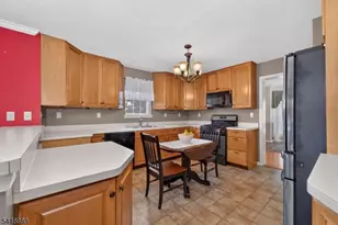 24 Lauren Ln, Lopatcong Township, NJ 08865 - Photo 10