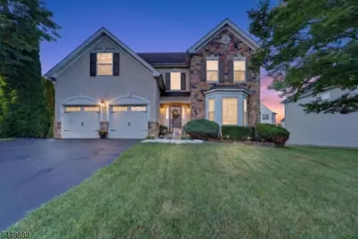 24 Lauren Ln, Lopatcong Township, NJ 08865 - Photo 2