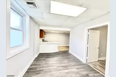 35 Krueger Pl, Passaic, NJ 07055 - Photo 14