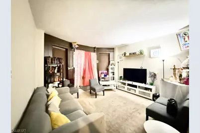 37 Krueger Pl, Passaic, NJ 07055 - Photo 12