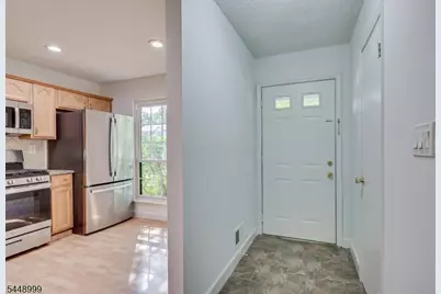 5 Pear Tree Ln, Franklin Township, NJ 08823 - Photo 4