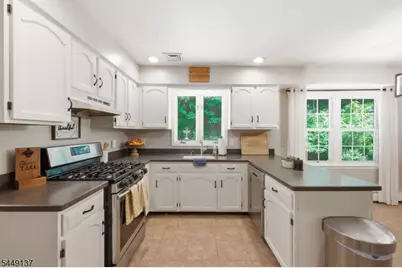 2 Powhatatan Way, Mount Olive, NJ 07840 - Photo 16