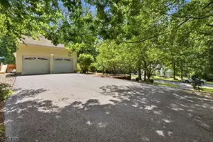 2 Powhatatan Way, Mount Olive, NJ 07840 - Photo 46