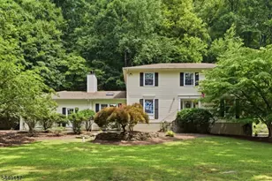 2 Powhatatan Way, Mount Olive, NJ 07840 - Photo 4
