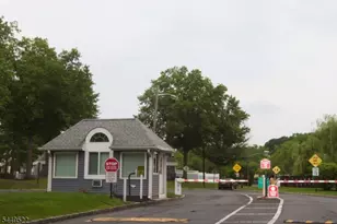 402 Tournament-, Union Township, NJ 07083 - Photo 16