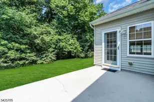 25 Daulton Dr, Franklin Township, NJ 08873 - Photo 44