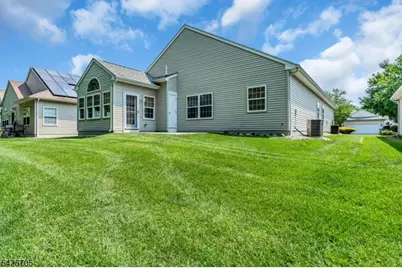 25 Daulton Dr, Franklin Township, NJ 08873 - Photo 42