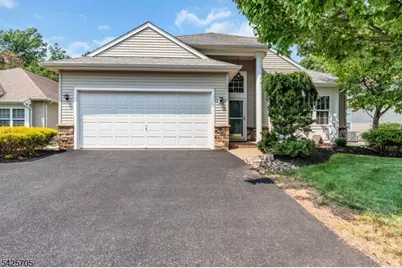 25 Daulton Dr, Franklin Township, NJ 08873 - Photo 2