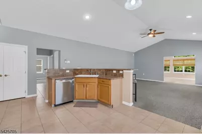 25 Daulton Dr, Franklin Township, NJ 08873 - Photo 18