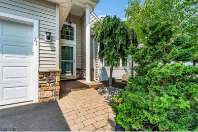 25 Daulton Dr, Franklin Township, NJ 08873 - Photo 8