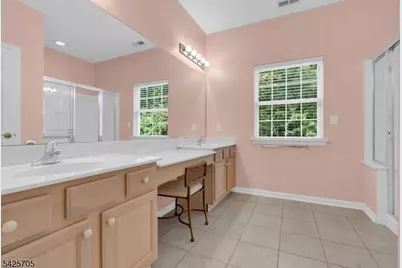 25 Daulton Dr, Franklin Township, NJ 08873 - Photo 32