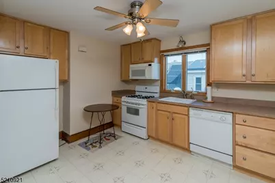81 Savoy Pl, Prospect Park, NJ 07508 - Photo 6