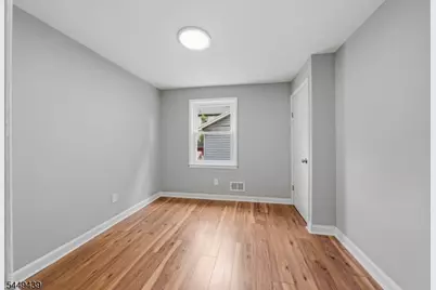 179 Chancellor Ave, Newark, NJ 07112 - Photo 12