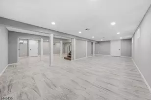 179 Chancellor Ave, Newark, NJ 07112 - Photo 20
