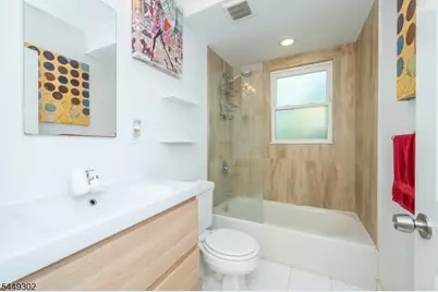 160 Mt Vernon St, Ridgefield, NJ 07660 - Photo 6