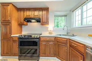 31 Sage Ct Ondo, Bedminster Township, NJ 07921 - Photo 18