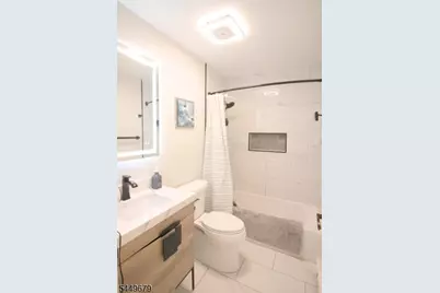 385 Fairmount Ave, Newark, NJ 07103 - Photo 10