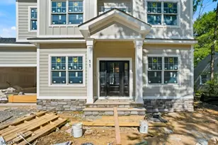 11 Maplewood Dr, Livingston, NJ 07039 - Photo 2
